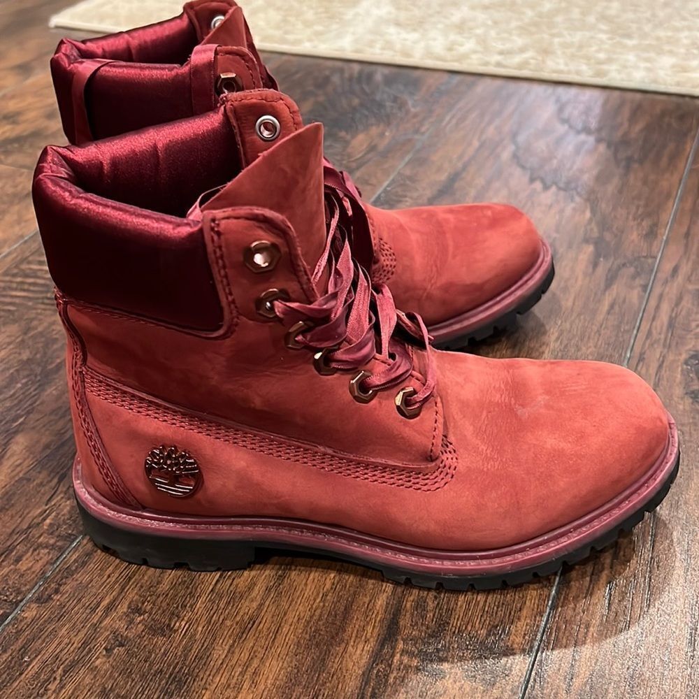 Premium Burgandy Red Timberlands with satin‎ top and ribbon laces size 6 in EUC